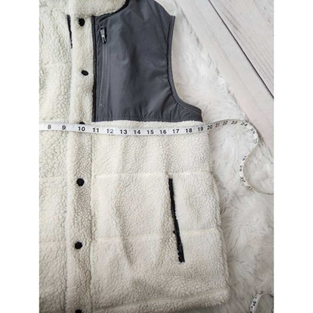 Banana‎ Republic Womens Sherpa Vest White Gray Full Zip Snap Insulated Pockets L - Picture 3 of 6